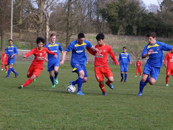 Tuyển U19 Việt Nam hòa đáng tiếc trước U19 Wimbledon ảnh 1