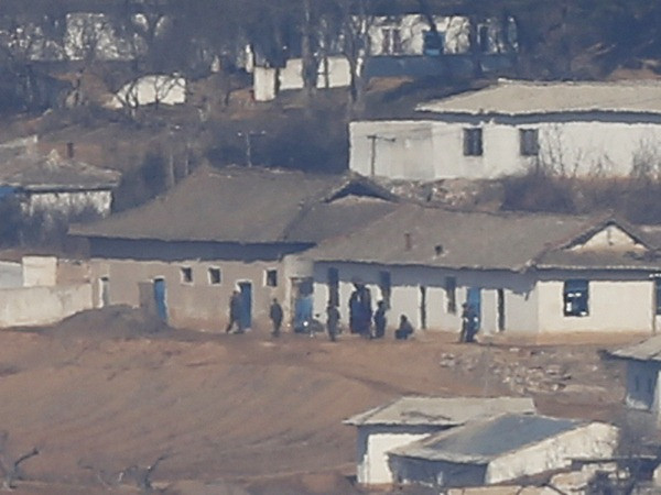 Các biện pháp trừng phạt tác động đáng kể đến kinh tế Triều Tiên ảnh 1