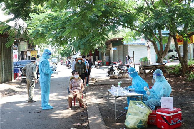 Đắk Lắk: Nhiều ca mắc COVID-19 chưa rõ nguồn lây, phong tỏa 109 hộ dân ảnh 1