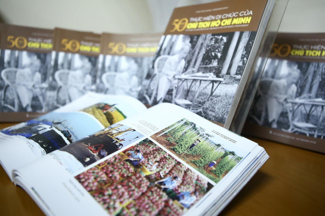 Ra mắt sách ảnh '50 năm thực hiện Di chúc của Chủ tịch Hồ Chí Minh' ảnh 1