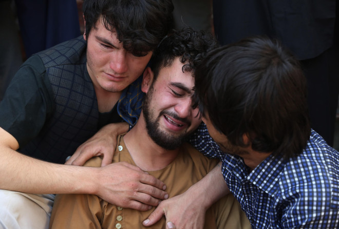 Afghanistan cam kết xóa sổ nơi trú ẩn của IS sau vụ đánh bom đám cưới ảnh 1