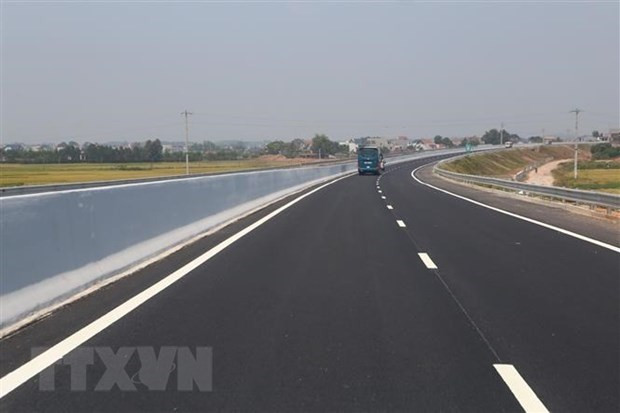 Ảnh minh họa. (Nguồn: TTXVN) Đường cao tốc phải có tối thiểu 4 làn theo đúng tiêu chuẩn ảnh 1