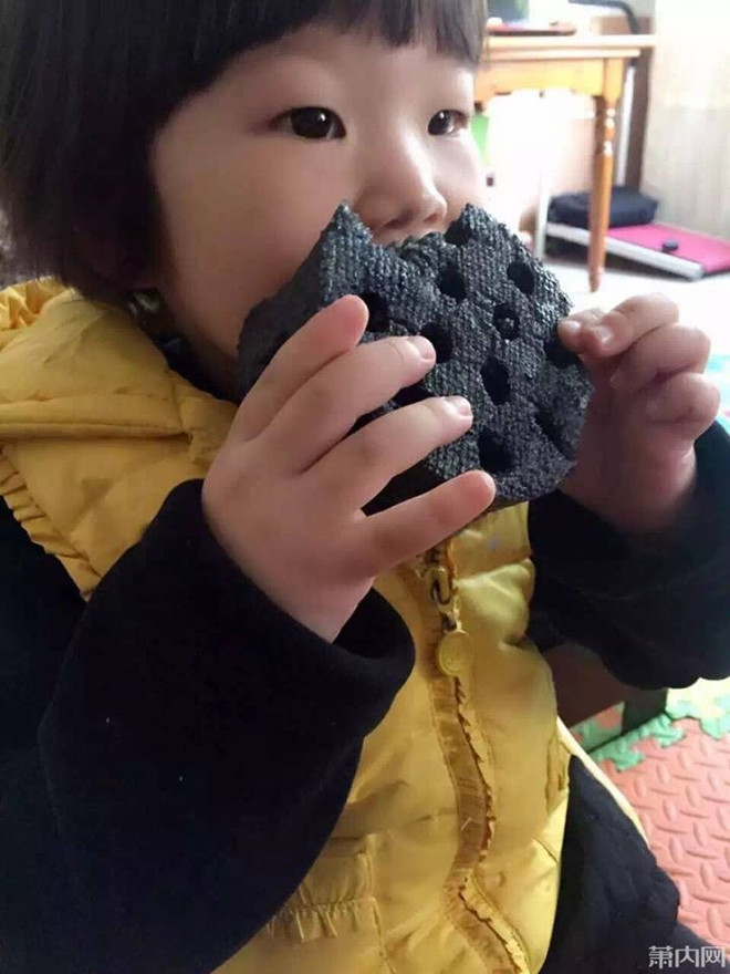 [Photo] Bánh "than tổ ong" bất ngờ tạo ra cơn sốt ở Trung Quốc ảnh 2