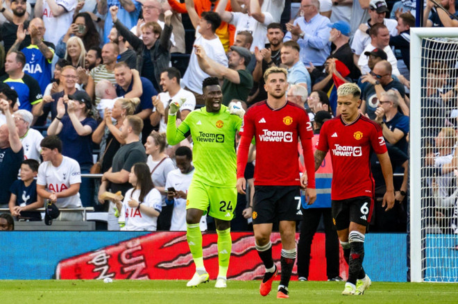 Thành Manchester chia nửa vui buồn, Liverpool thắng trận đầu ảnh 1