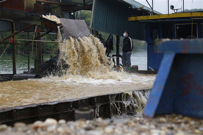 Năm 2023, Hà Nội sẽ đấu giá quyền khai thác đối với 5 điểm mỏ cát ảnh 1