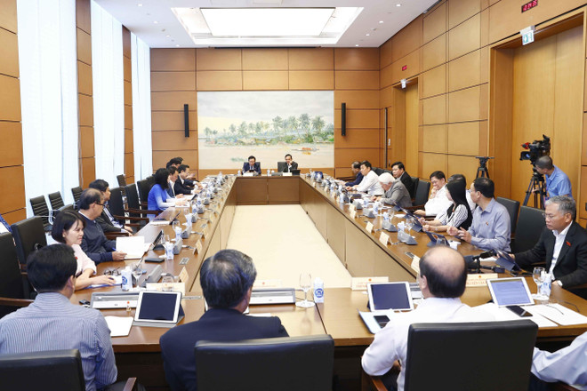 Hôm nay Quốc hội thảo luận về thí điểm đấu giá biển số ôtô ảnh 1