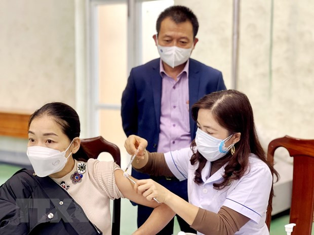 Quảng Bình phủ vaccine để tăng khả năng phòng COVID-19 cho người dân ảnh 1
