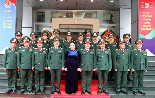 Tình báo Quốc phòng đón nhận danh hiệu Anh hùng LLVT nhân dân ảnh 1