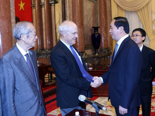 Chủ tịch nước tiếp đoàn Giáo sư đoạt giải Nobel dự "Gặp gỡ Việt Nam" ảnh 1