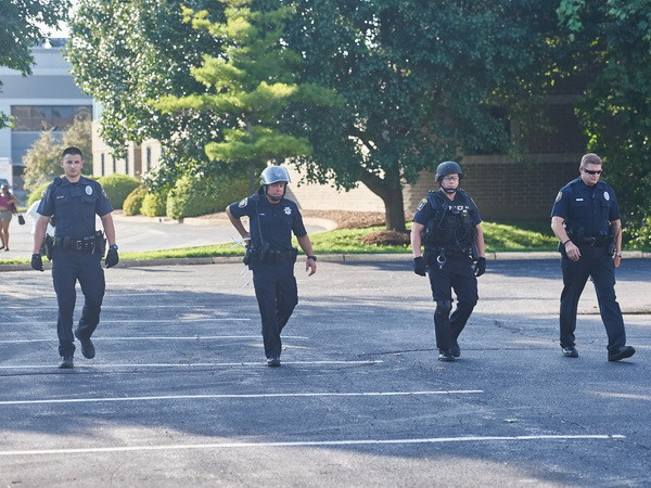 Mỹ: Công bố đoạn clip bằng chứng về vụ đấu súng tại Ferguson ảnh 1