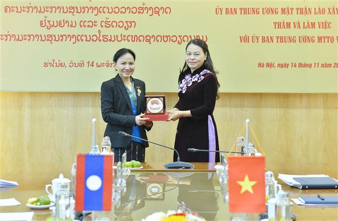 ttxvn mttq Vietnam-mat tran Lao3.jpg