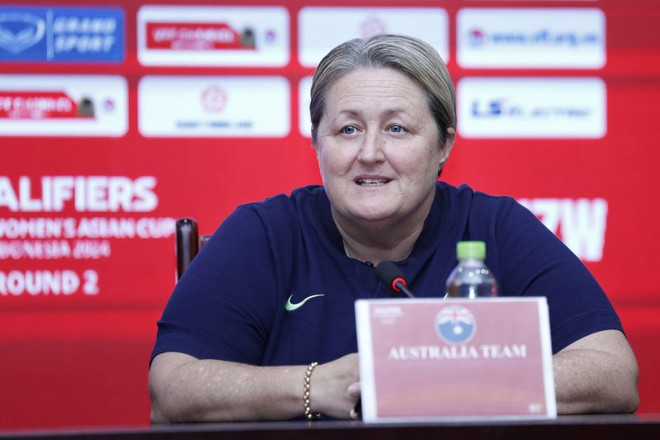 Huấn luyện viên U17 Australia Raeanne Dower. (Nguồn: VFF) U17 Nữ Việt Nam quyết qua vòng loại, hướng đến top 8 ở giải châu Á ảnh 2