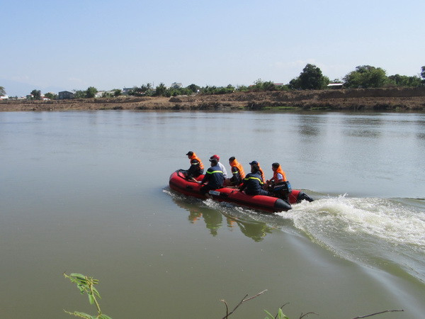 Trượt chân ngã, 1 học sinh chết đuối tại hồ thủy điện Thác Mơ ảnh 1
