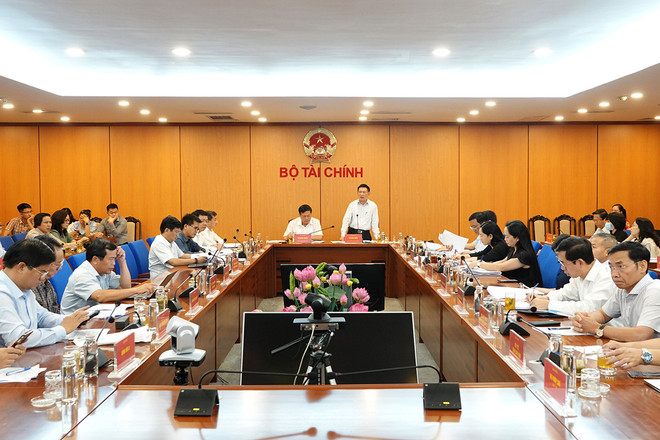 Bàn cách gỡ vướng mắc liên quan đến hoạt động mua vật tư y tế ảnh 1