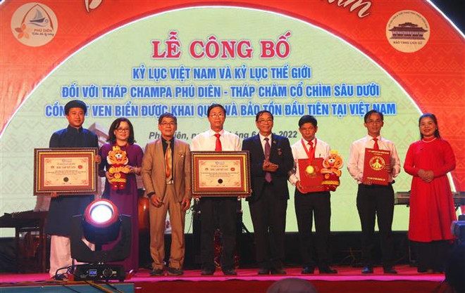 Festival Huế 2022: Tháp Chămpa Phú Diên được công nhận kỷ lục thế giới ảnh 1