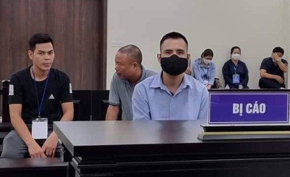 Hà Nội: 8 năm tù cho đối tượng lừa đảo xin việc vào ngành công an ảnh 1