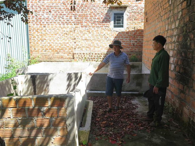 Gia đình ông Lương Công Chung, trú thôn Đăk Wét, xã Đăk Pxi phải bỏ căn nhà xây dựng kiên cố, đi thuê trọ vì bị ngập lụt mỗi khi Thủy điện Đăk Psi 5 xả lũ. (Ảnh: Dư Toán/TTXVN) Vụ thủy điện gây ngập 62 hộ dân ở Kon Tum: Sở Công Thương sẽ vào cuộc ảnh 1