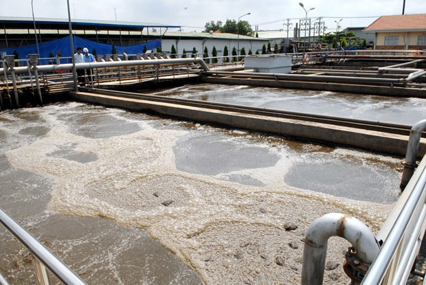 Trạm xử lý nước thải tại một khu công nghiệp. (Ảnh: TTXVN) Hà Nội khắc phục bất cập trong hoạt động của các cụm công nghiệp ảnh 1