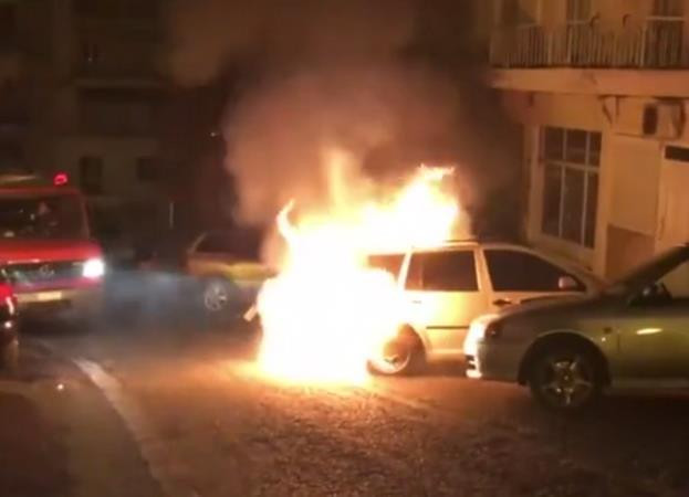 Xe ôtô của nhà ngoại giao Thổ Nhĩ Kỳ ở Hy Lạp bị đốt cháy ảnh 1