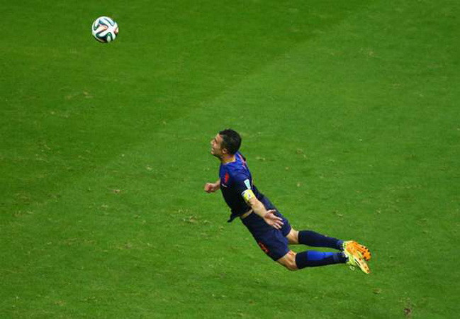 Công bố danh sách 10 đề cử Bàn thắng đẹp nhất năm 2014 ảnh 1