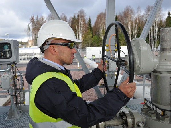 Nga kêu gọi châu Âu cùng hỗ trợ nền kinh tế Ukraine ảnh 1