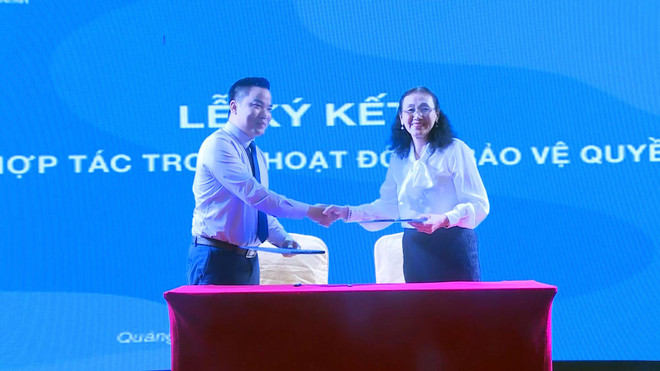 Lễ ký kết hợp tác trong hoạt động Bảo vệ quyền trẻ em. (Nguồn: Vietnam+) Góp sức bảo vệ quyền trẻ em, không để các em bị bỏ lại phía sau ảnh 1
