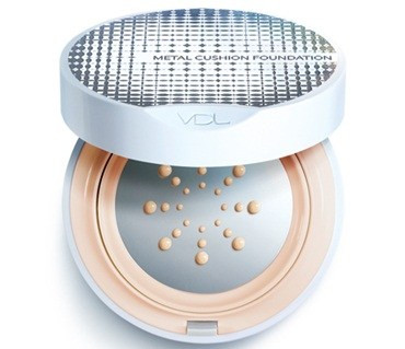 3 kiểu trang điểm trên làn da ẩm mướt ngự trị khắp sàn diễn ảnh 7