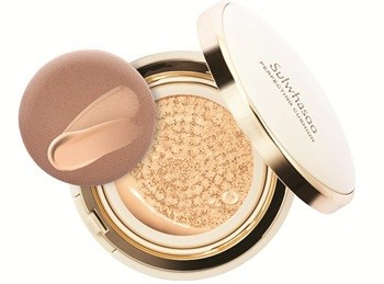 3 kiểu trang điểm trên làn da ẩm mướt ngự trị khắp sàn diễn ảnh 6