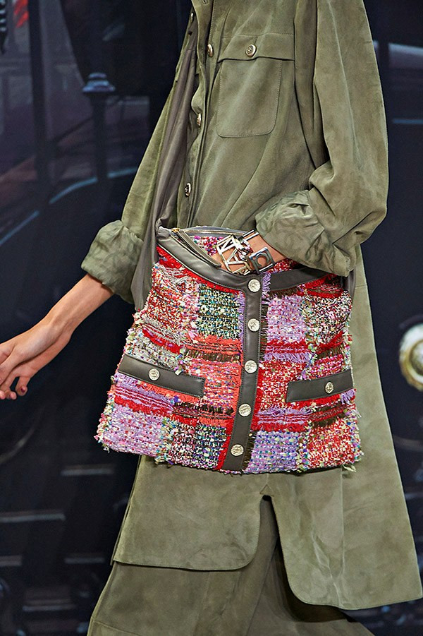 Kristen Stewart đại diện cho chiếc túi 11.12 của nhà mốt Chanel ảnh 3