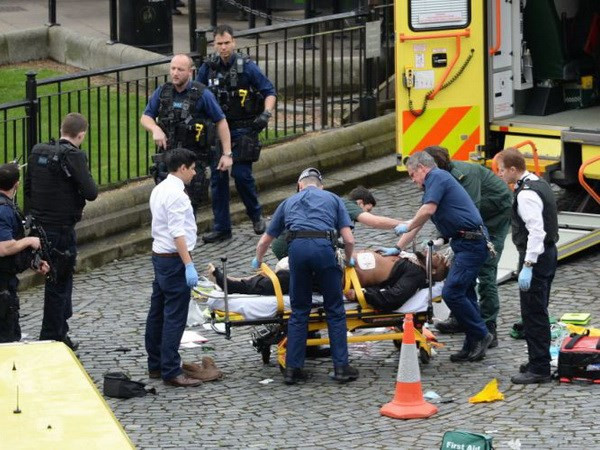 Sự kiện quốc tế từ 20-26/3: Vớt phà Sewol 3 năm sau thảm họa ảnh 2