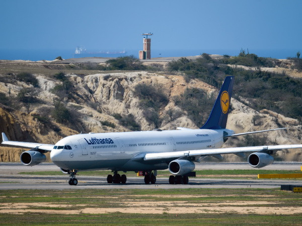 Venezuela đứng trước nguy cơ khủng hoảng hàng không ảnh 1