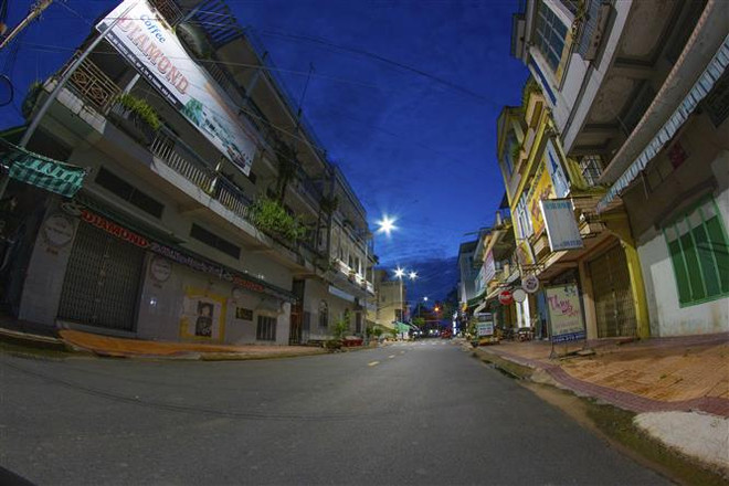 Thành phố Vị Thanh, tỉnh Hậu Giang. (Ảnh: Duy Khương/TTXVN) Hậu Giang cho phép karaoke hoạt động lại, Bắc Kạn điều trị F0 tại nhà ảnh 1