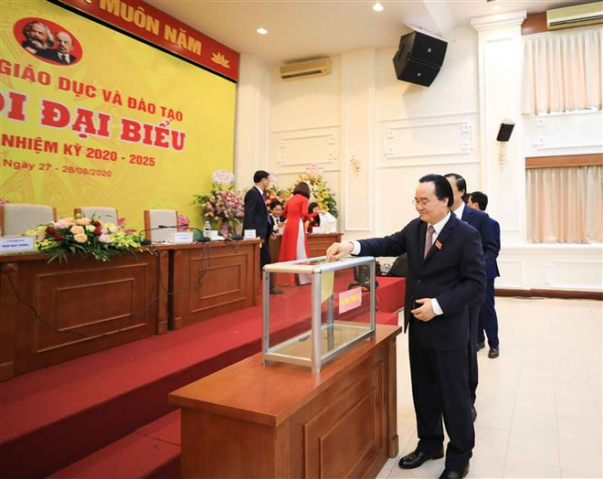 Thứ trưởng Phạm Ngọc Thưởng được bầu làm Bí thư Đảng ủy Bộ GD-ĐT ảnh 1