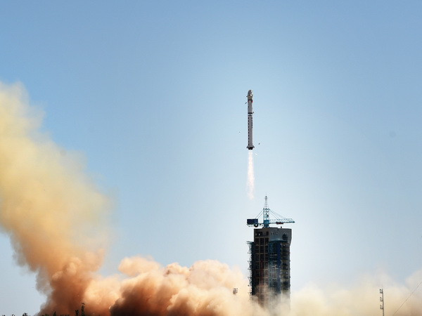 Trung Quốc phóng tên lửa đẩy đầu tiên sử dụng nhiên liệu "sạch" ảnh 1