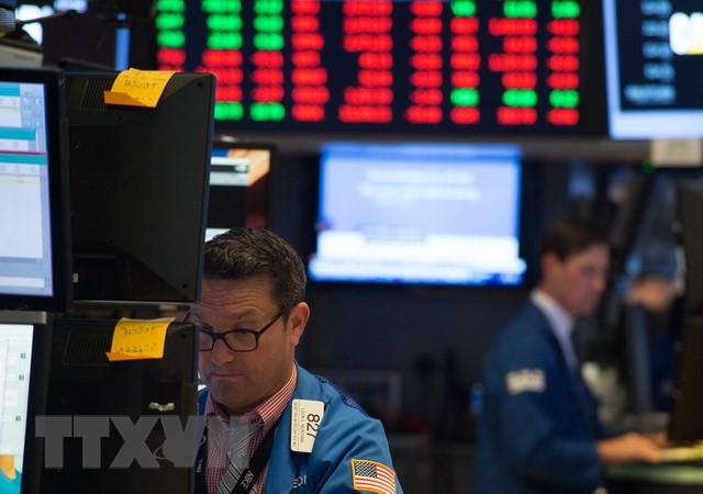 Chứng khoán châu Âu đi xuống, thị trường Phố Wall hồi phục ảnh 1