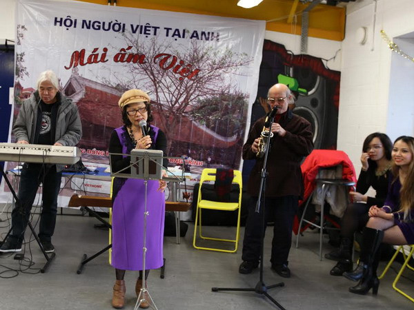 Năm thành công trong hoạt động gắn kết cộng đồng Việt tại Anh ảnh 1