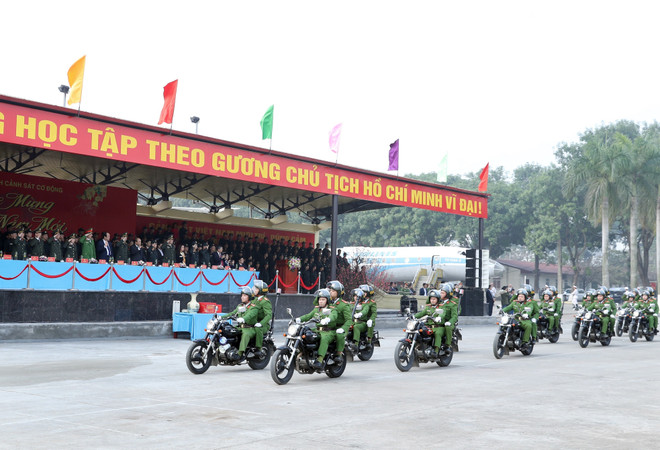 Thủ tướng kiểm tra công tác sẵn sàng chiến đấu của Cảnh sát cơ động ảnh 1