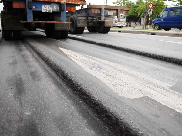 Bộ trưởng Đinh La Thăng: Sẽ giải quyết tận gốc đường hằn, lún ảnh 2