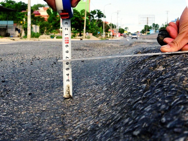 Bộ trưởng Đinh La Thăng: Sẽ giải quyết tận gốc đường hằn, lún ảnh 1