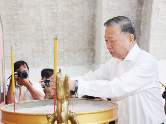 ttxvn_tong bi thu to lam ninh thuan (2)_resize.jpg