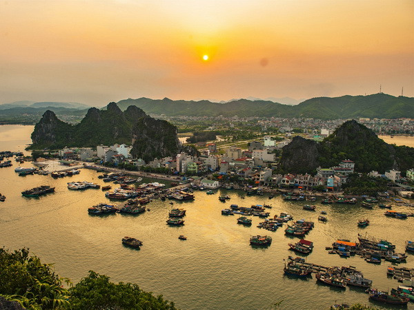 Xây dựng tuyến du lịch kết nối Quảng Ninh với Lào, Thái Lan ảnh 1