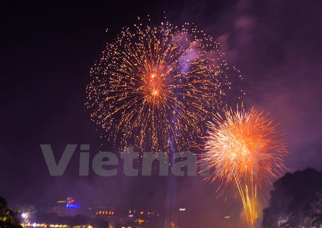 Nghệ An: Dân tự phát đốt pháo nổ, pháo hoa tự chế tại vùng quê ảnh 1