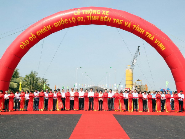 Thủ tướng phát lệnh thông xe cầu Cổ Chiên nối Bến Tre và Trà Vinh ảnh 1