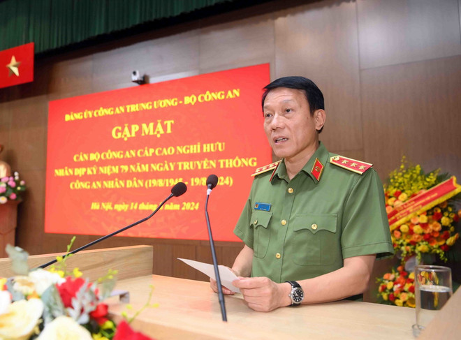 Thượng tướng Lương Tam Quang, Ủy viên Trung ương Đảng, Bí thư Đảng ủy Công an Trung ương, Bộ trưởng Bộ Công an phát biểu. (Ảnh: TTXVN phát) ttxvn_to lam gap mat can bo (4)_resize.jpg