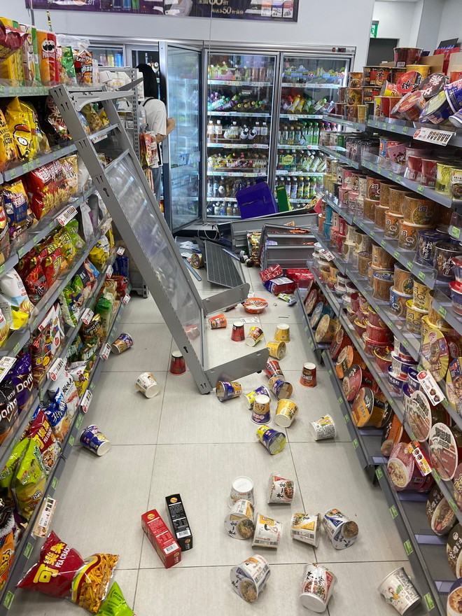 cua hang tien loi.jpg