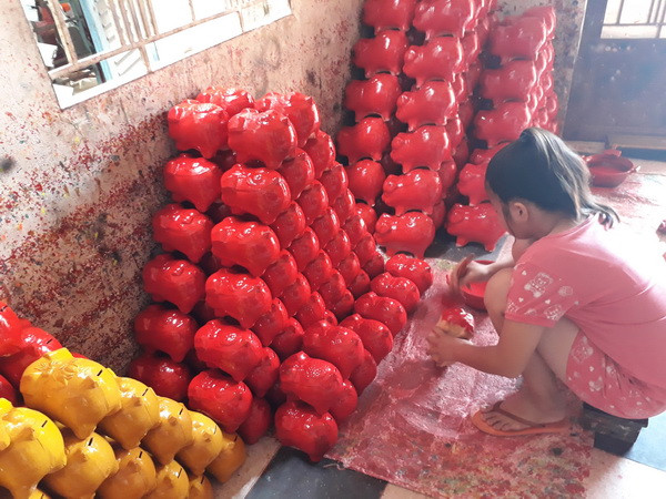 Sức hút bền bỉ của những chú heo đất làng nghề Bình Dương ảnh 2