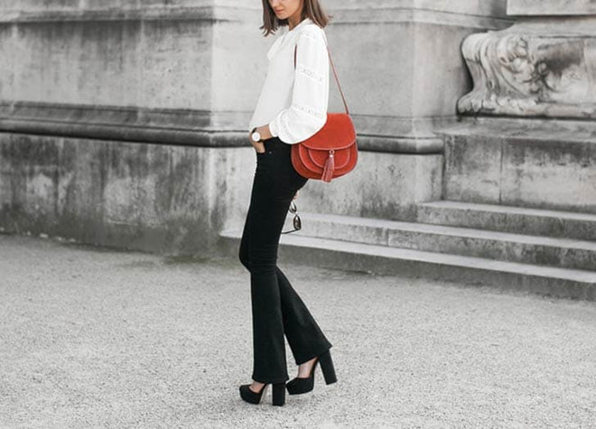 8 cách mặc Flare Jeans dạo phố giúp bạn sành điệu như sao ảnh 7