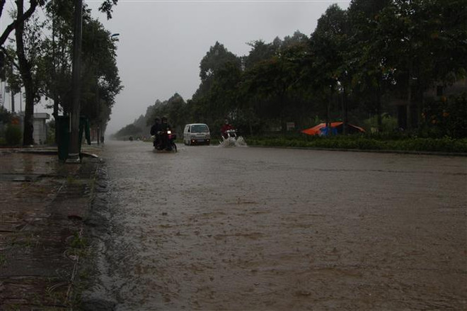 Đập tràn ở nhiều xã tại Phú Thọ bị ngập, một người bị nước cuốn trôi ảnh 1