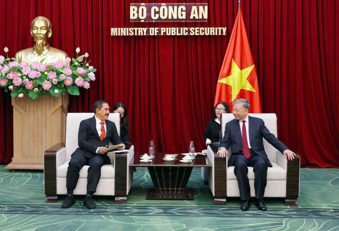 Đại tướng Tô Lâm, Bộ trưởng Bộ Công an tiếp Phó Tư lệnh Cảnh sát quốc gia Indonesia (INP) Agus Adrianto. (Ảnh: Phạm Kiên/TTXVN) ttxvn_bo_truong_cong_an_to_lam_tiep_pho_tu_lenh_canh_sat_quoc_gia_indonesia_2005-2.jpg