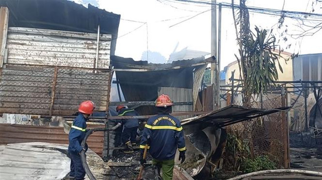 Long An: Cháy lớn trong nhiều giờ tại khu công nghiệp Hải Sơn ảnh 1